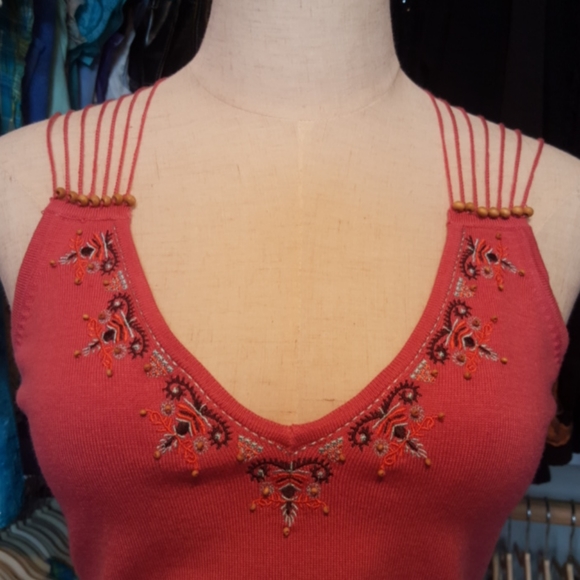 NEW YORK & CO ♡ RARE Vintage Pink Knit Embroidered 'n Beaded Back Design Tank S - Picture 14 of 17